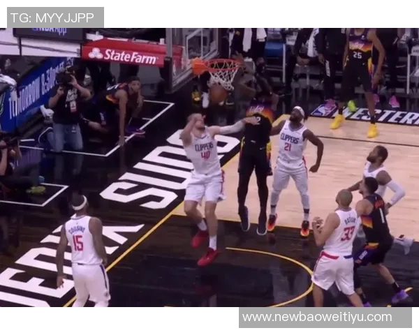 马卢阿奇精彩顺下空接暴扣成功打入本场首分展现出色表现